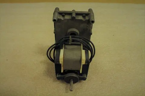 3-20-08653 Feeder Gear Motor (44 MAGNUM)