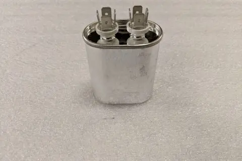 3-20-69654 Motor Run Capacitor 370 Vac (Magnum/VF3000)