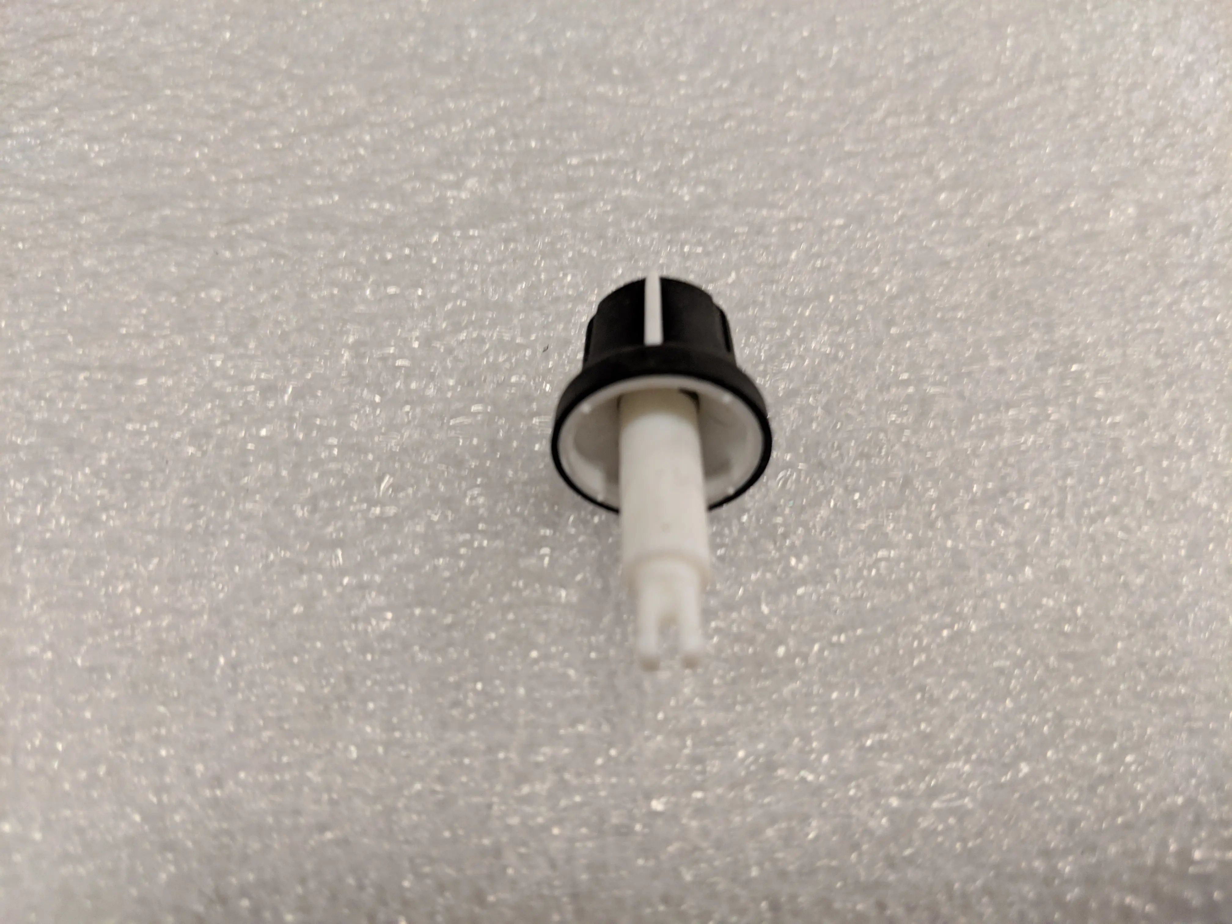 1-00-015605 Knob/Shaft D-Shaped (SMS)